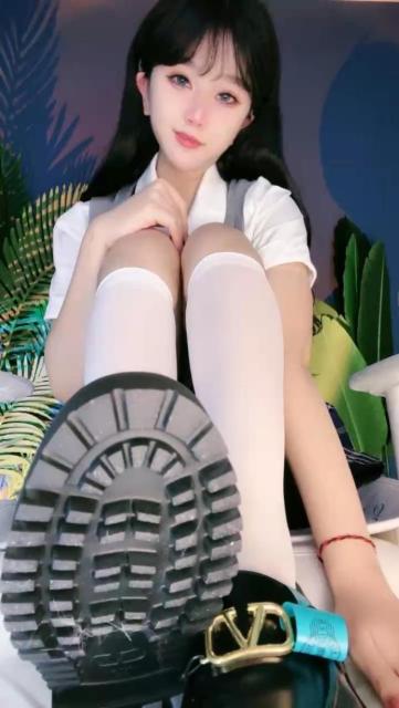 013547tz4r44mu4acrz8b4.jpg