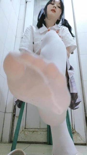 092922av5y0lqeejy5jly5.jpg