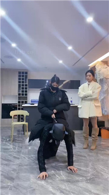 074157fb6hlbiqiz4hin1i.jpg
