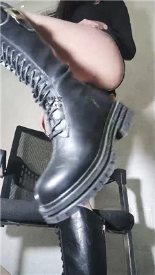 绝美兔绑带靴底灯 (2).JPG 绝美兔绑带靴底灯 (2).JPG