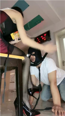 【仙御】高跟美腿恋足狂舔