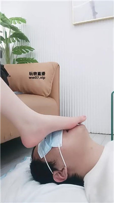 【羽唯】近距离-酸臭玉足狂舔