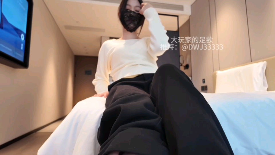 通城大玩家:北京新开发的摩托 狂舔她粉嫩的玉足脚趾