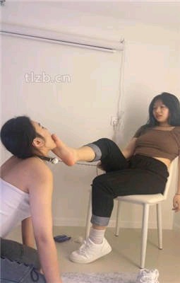 【橘子没熟】开发母畜-反差羞耻-白袜深喉初体验