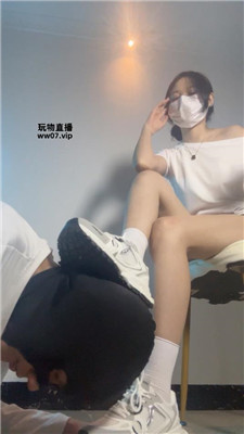 【甜恬】坐脸脚丫蹂躏-堆堆袜辱