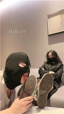 【调教视频】【万一】情侣主-约会后帆布鞋黑丝虐绿帽老公