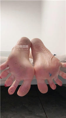 【酒鸽】脏脚底怼屏视角    250806-7BP
